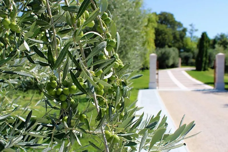 קאבאיון ורונסה Borgo Romantico Green Relais מלון קאבאיון ורונסה