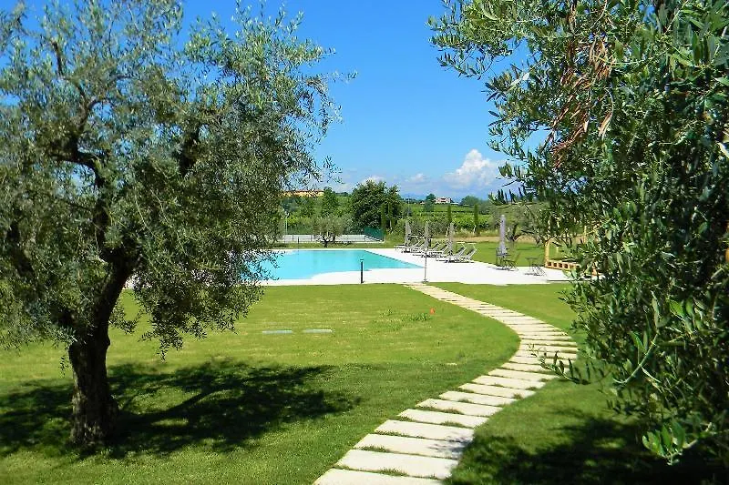 מלון קאבאיון ורונסה Borgo Romantico Green Relais